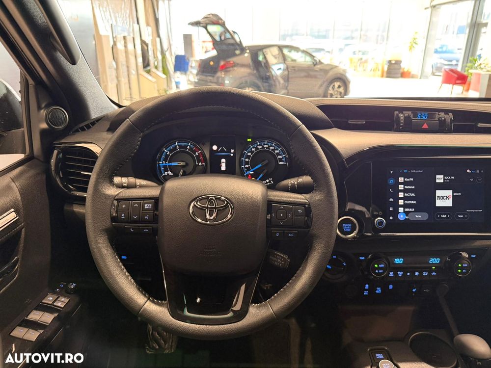 Toyota Hilux 2.8D 204CP 4x4 Double Cab AT Invincible - 17