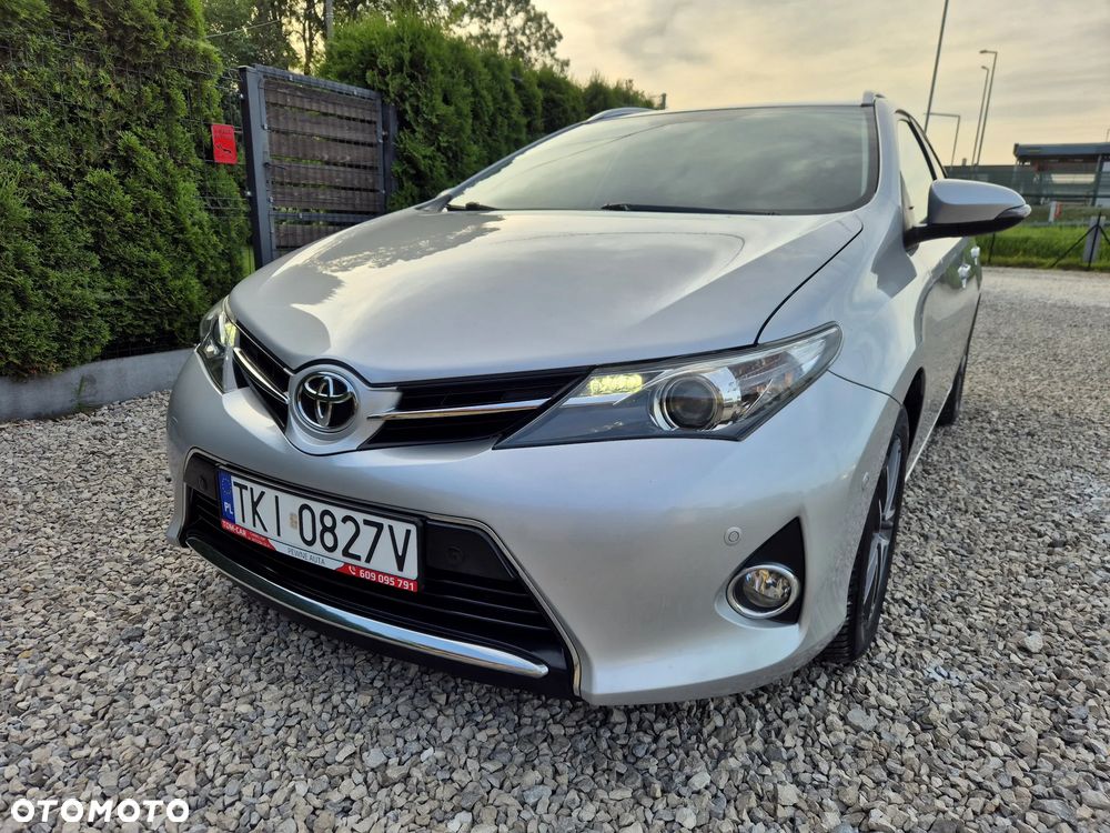 Toyota Auris 1.6 Valvematic Executive - 6