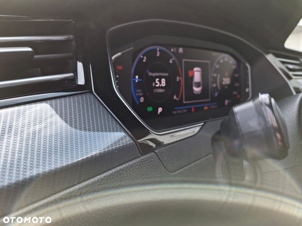 Volkswagen Arteon 2.0 TDI SCR DSG R-Line Edition - 11