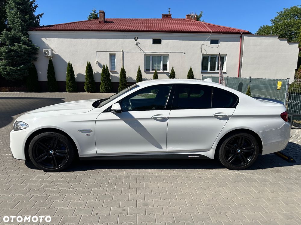 BMW Seria 5 520d xDrive - 13