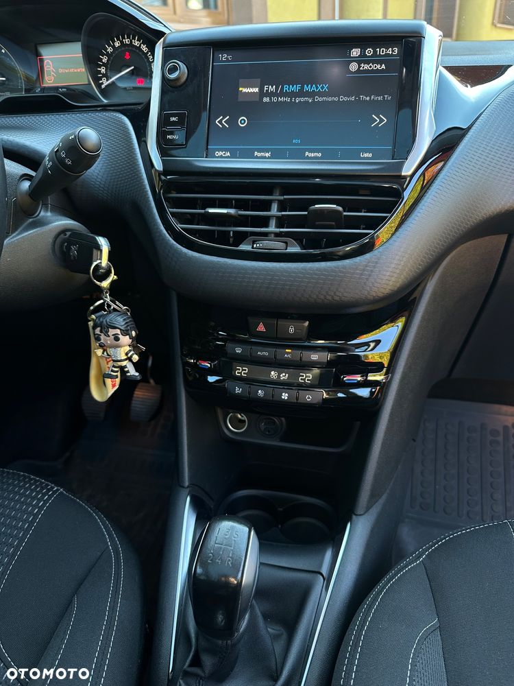 Peugeot 208 1.2 PureTech Allure - 15