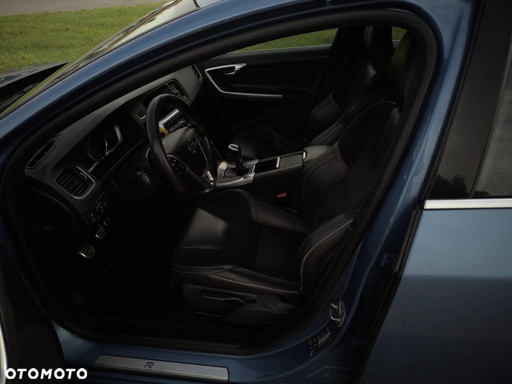 Volvo V60 D2 Drive-E R-Design Momentum - 11