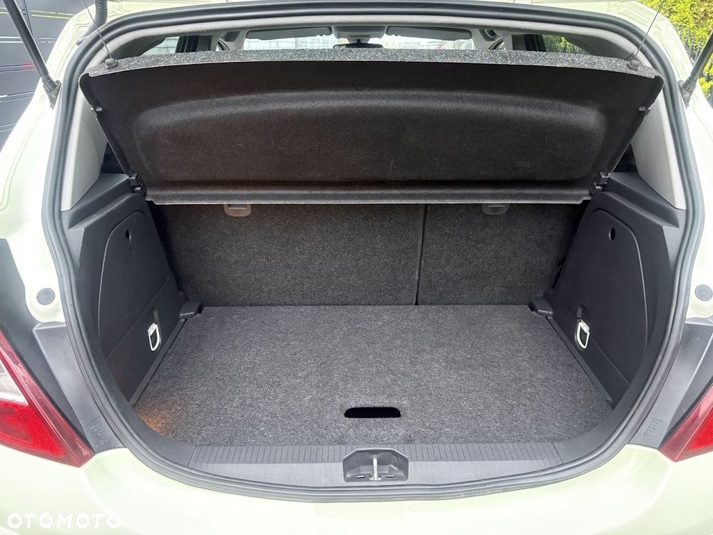 Opel Corsa 1.4 T Color Edition S&S - 26
