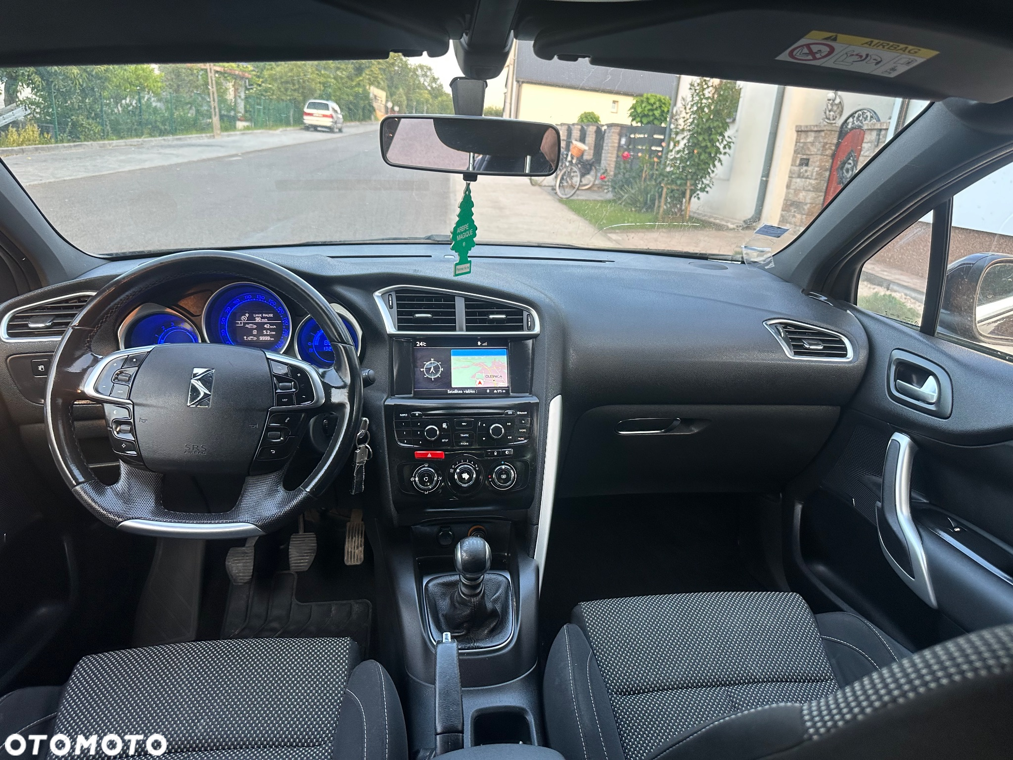 Citroën DS4 e-HDi 115 SoChic - 11