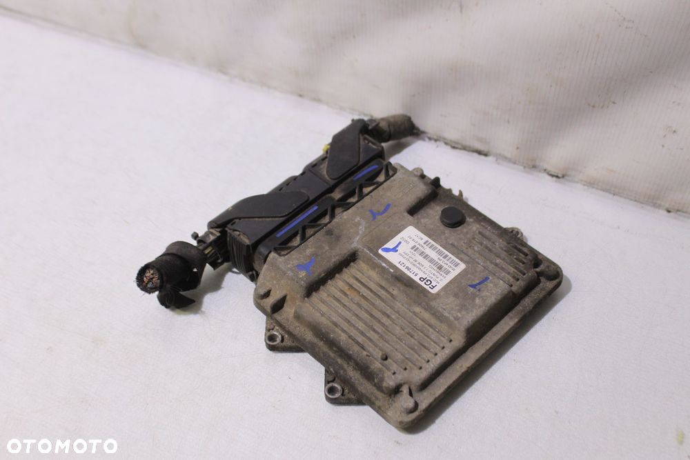 KOMPUTER SILNIKA FIAT GRANDE PUNTO 1.3MJTD 51786121 - 1