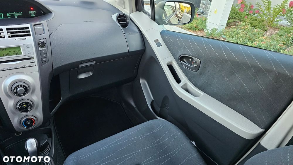 Toyota Yaris - 14