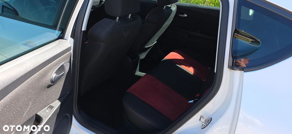Seat Leon 2.0 TDI DPF FR - 12