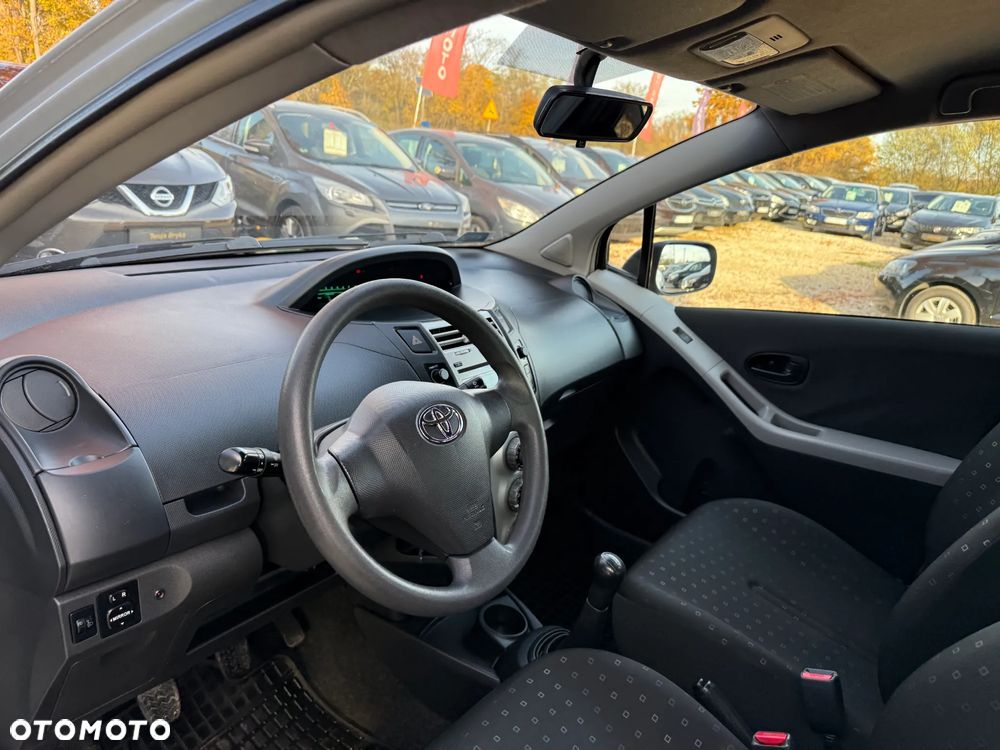 Toyota Yaris 1.3 Luna - 21