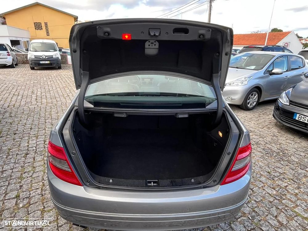 Mercedes-Benz C 200 CDI Auto Avantgarde - 8