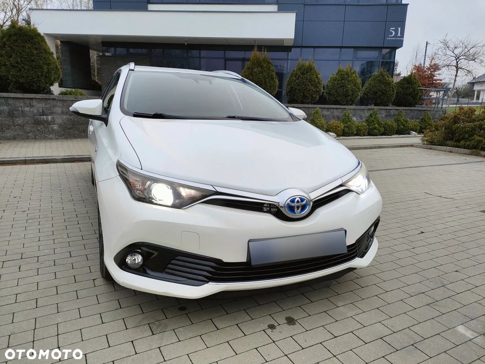 Toyota Auris Hybrid 135 Prestige - 6