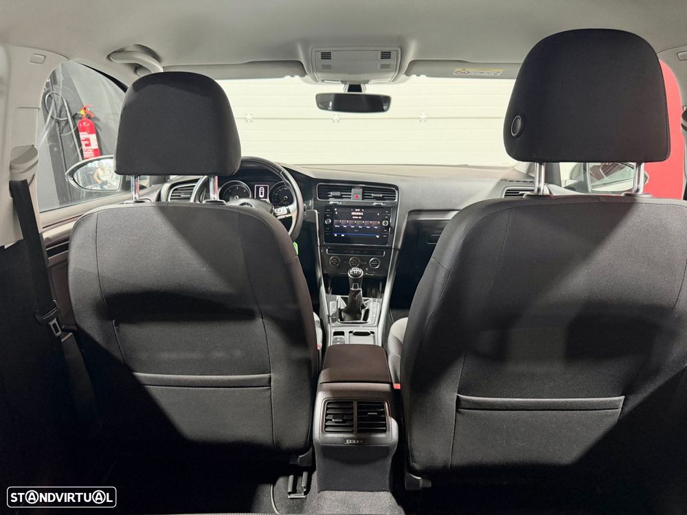 VW Golf Variant 1.6 TDi Confortline - 37