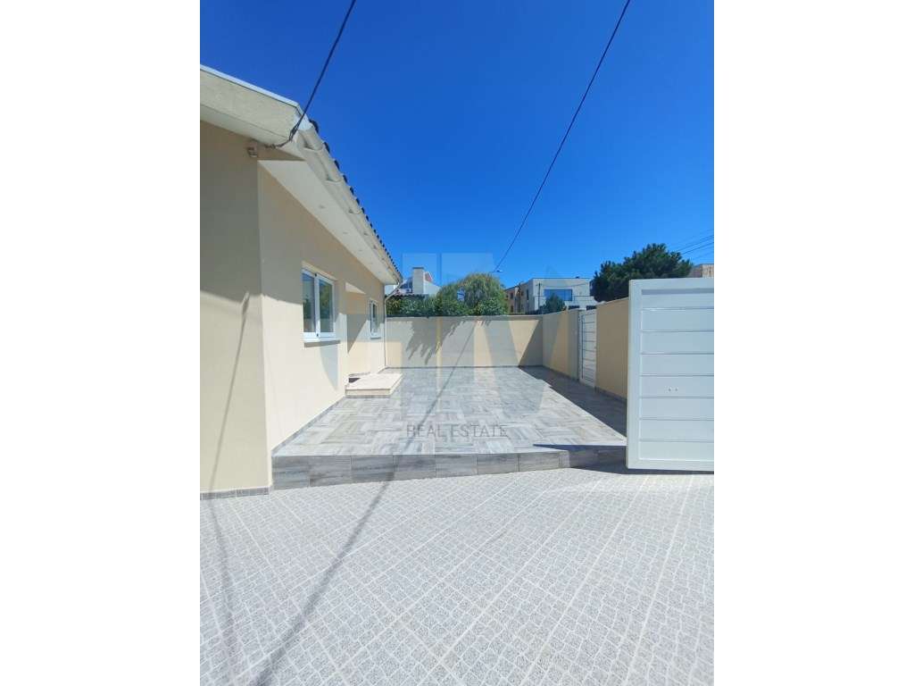 Moradia T3 em Lavra a 800m da praia - Grande imagem: 3/38