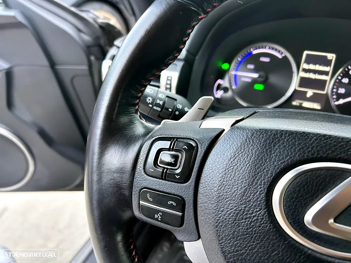 Lexus RC 300h Luxury - 15