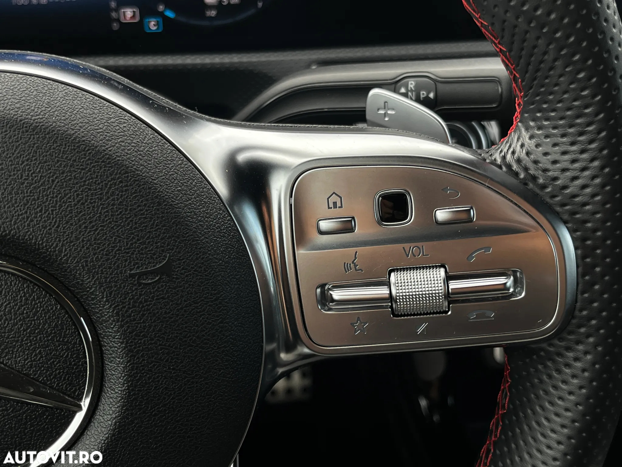 Mercedes-Benz A 250 e 8G-DCT AMG Line - 16
