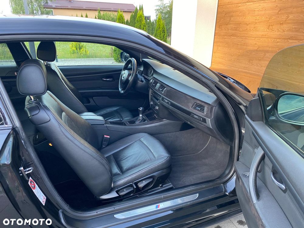 BMW Seria 3 320i Edition Exclusive - 17