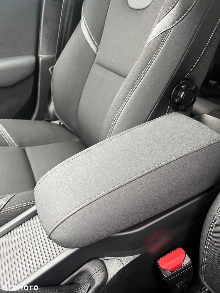 Volvo V40 D2 Drive-E Momentum - 28
