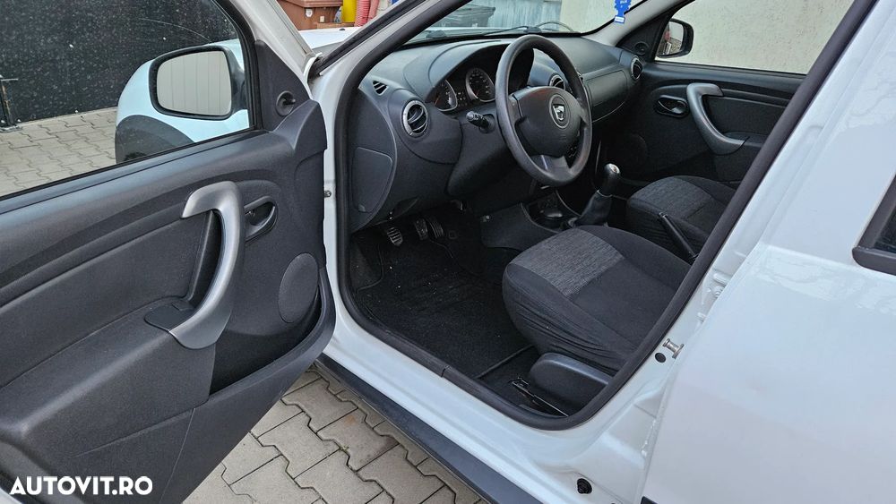 Dacia Duster 1.6 4x2 Laureate - 8