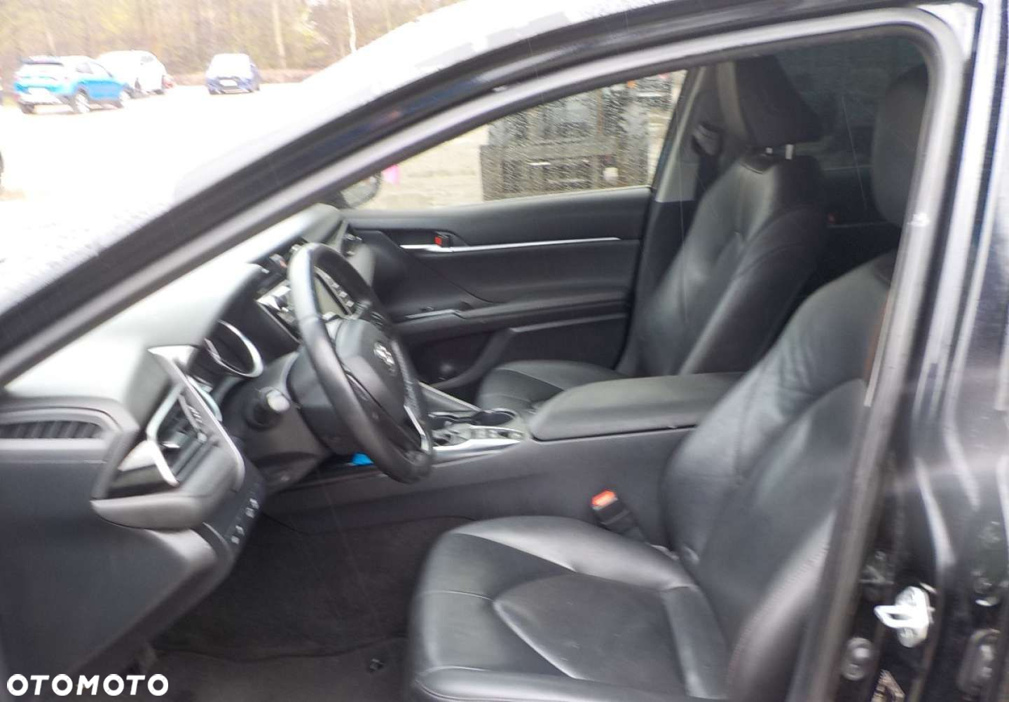 Toyota Camry - 22