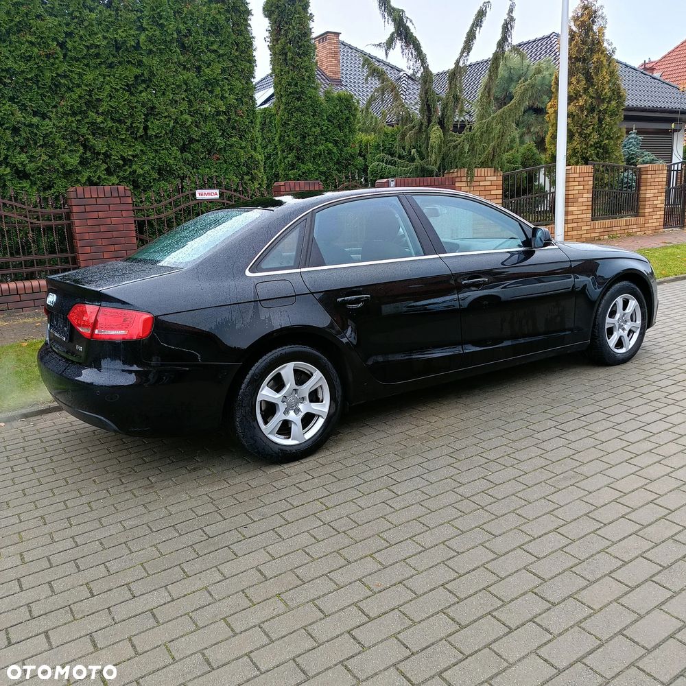 Audi A4 Limousine - 4