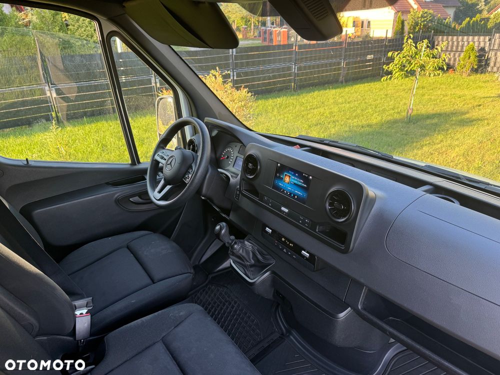 Mercedes-Benz Sprinter - 8