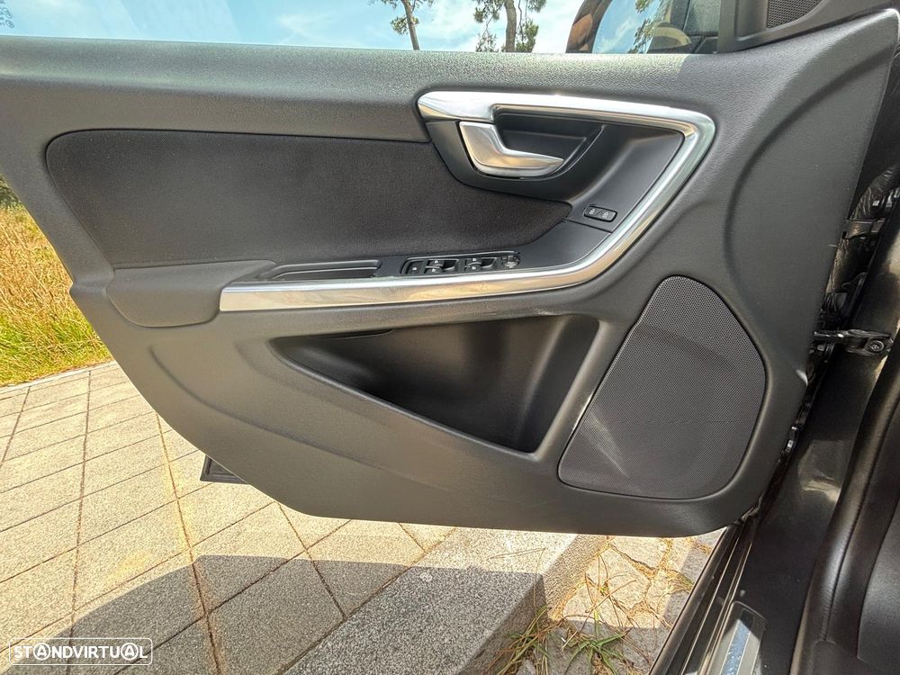 Volvo V60 DRIVe - 30