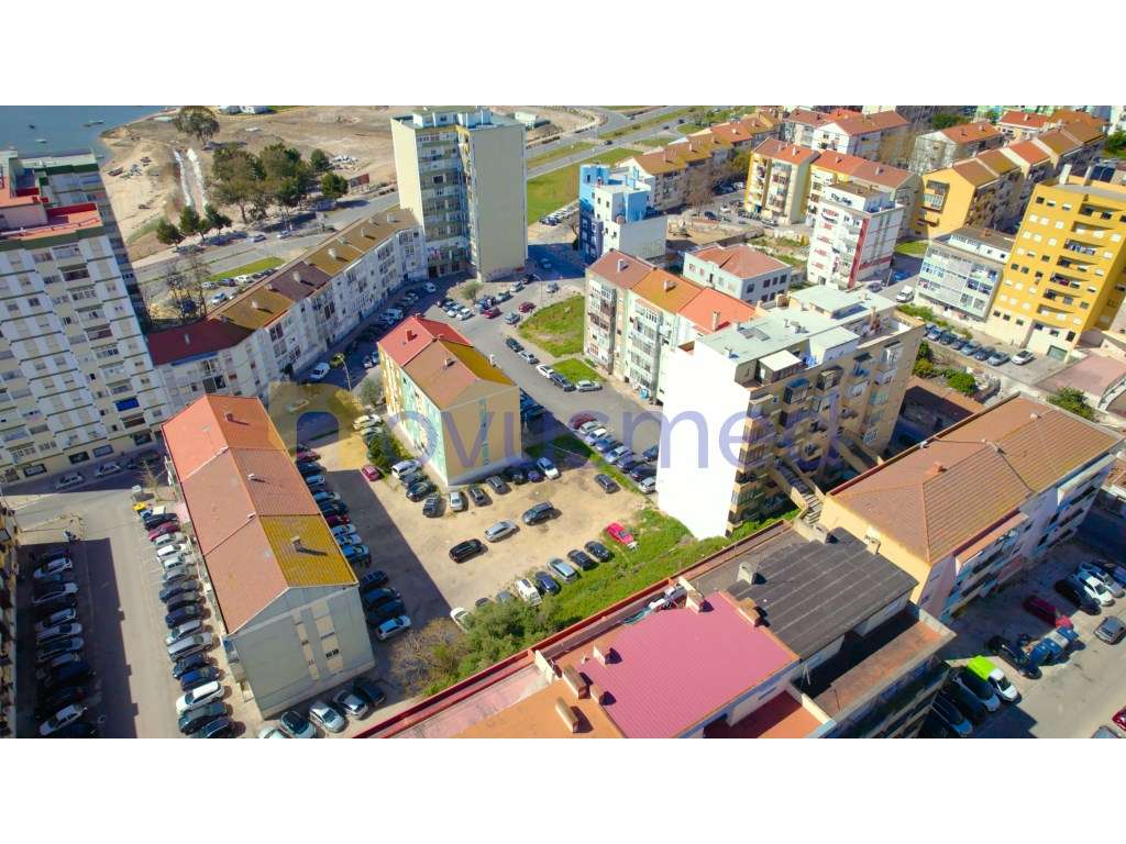 Terreno Urbano com PIP Aprovado para construção de 24 Fogos - Grande imagem: 2/8