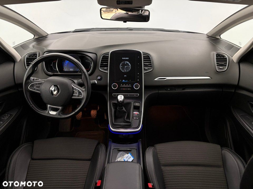 Renault Grand Scenic - 13