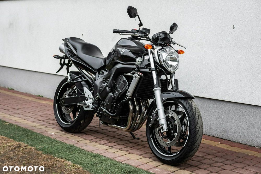 Yamaha FZ - 2