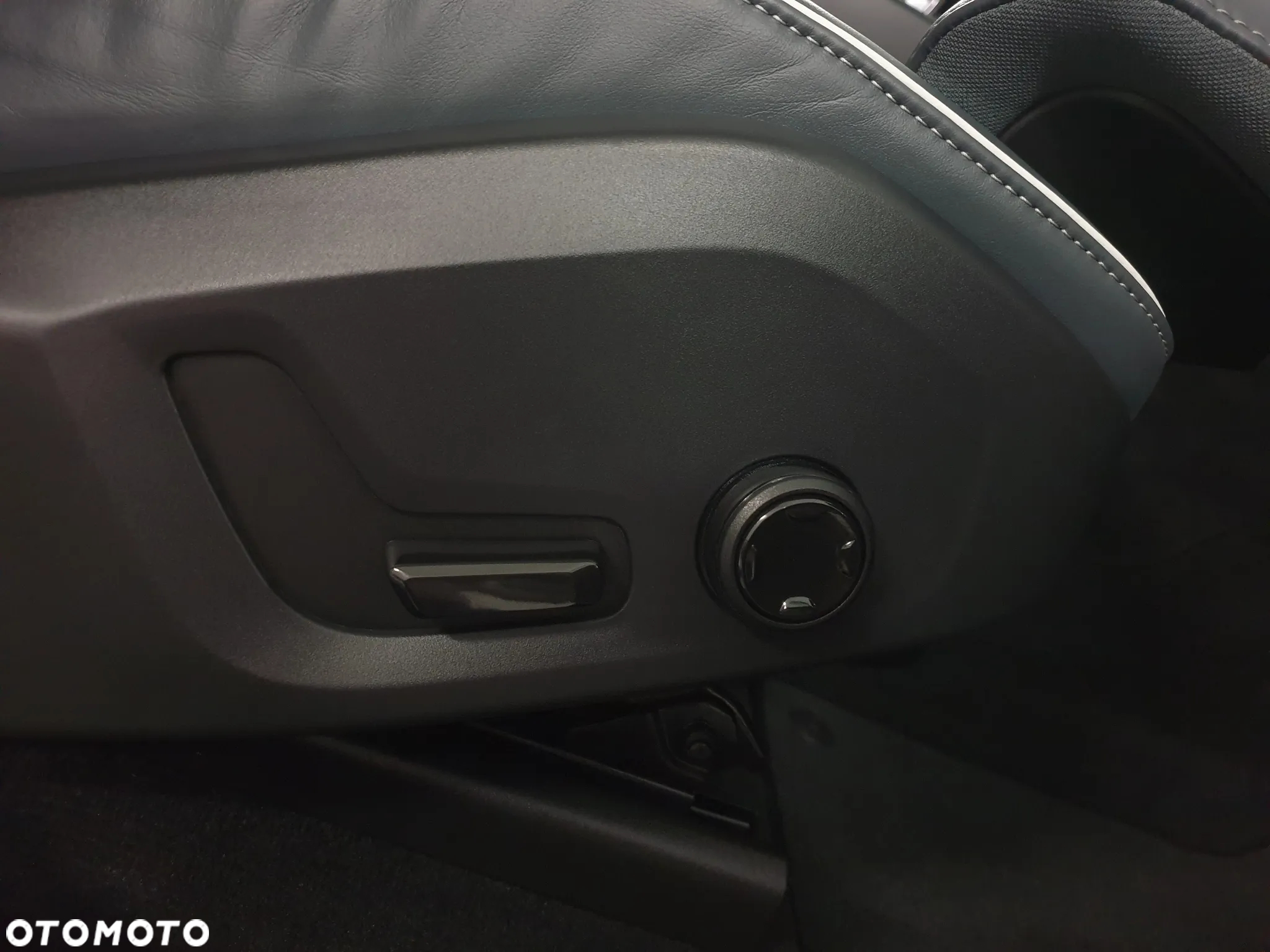 Volvo XC 60 B4 D AWD Geartronic RDesign - 35