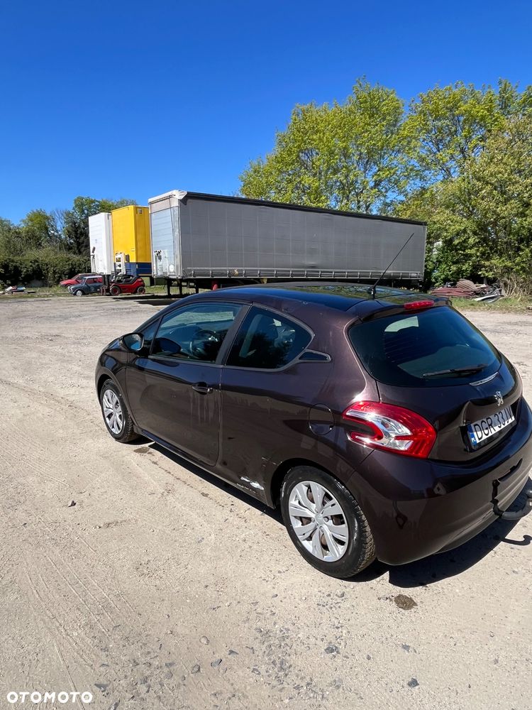 Peugeot 208 1.2 PureTech Active - 8