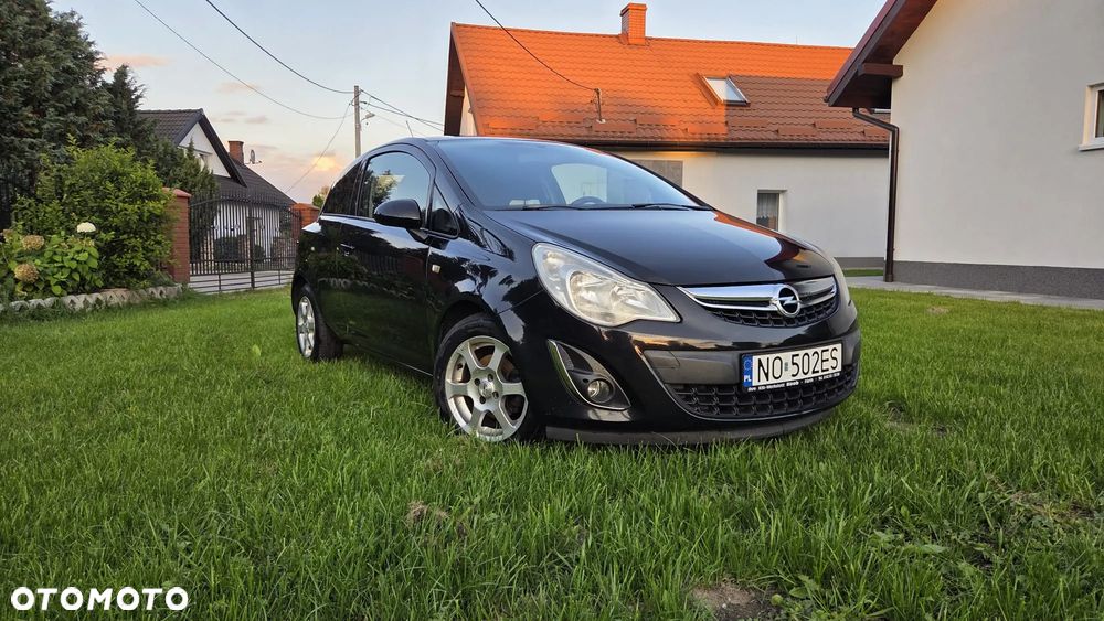 Opel Corsa 1.4 16V Color Edition - 1