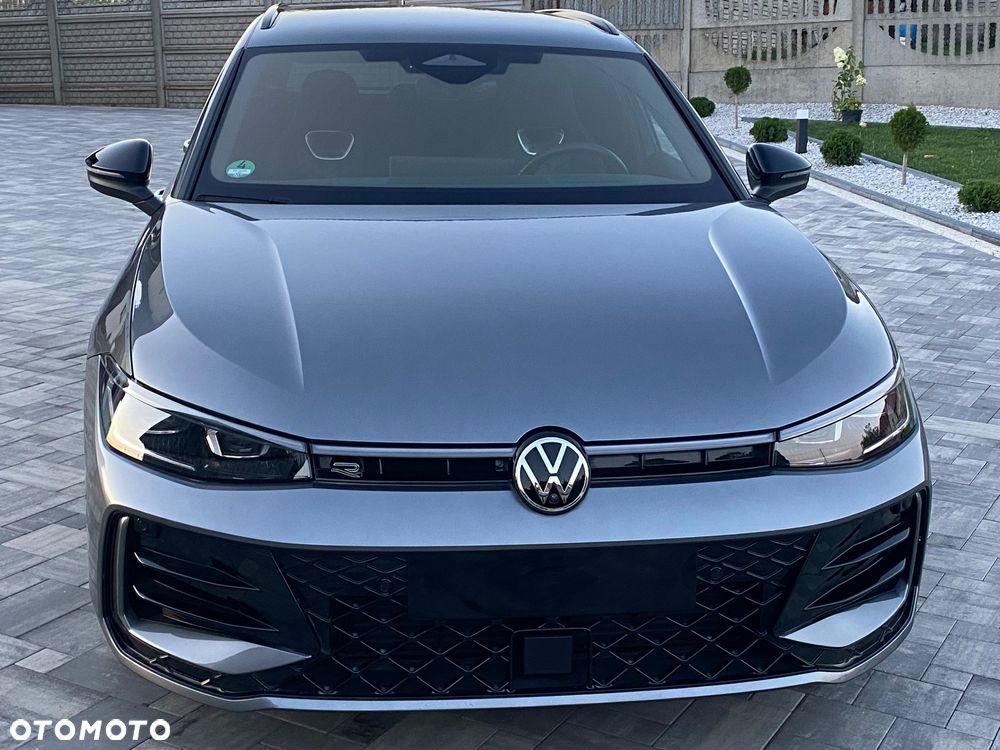 Volkswagen Passat Variant 2.0 TDI SCR DSG R-Line - 5
