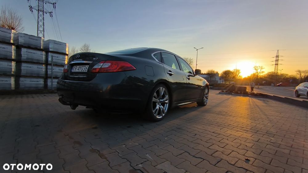 Infiniti M M37 S - 17