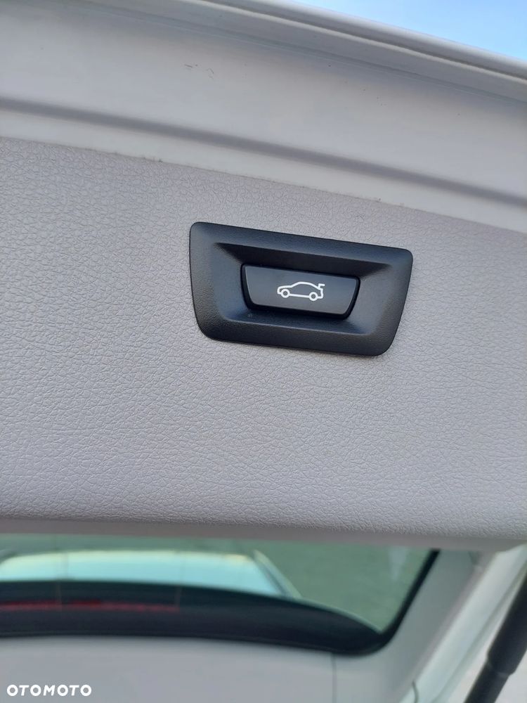 BMW Seria 3 320d - 24