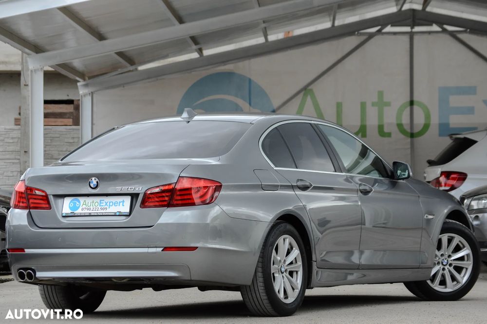 BMW Seria 5 520d Sport-Aut. - 17