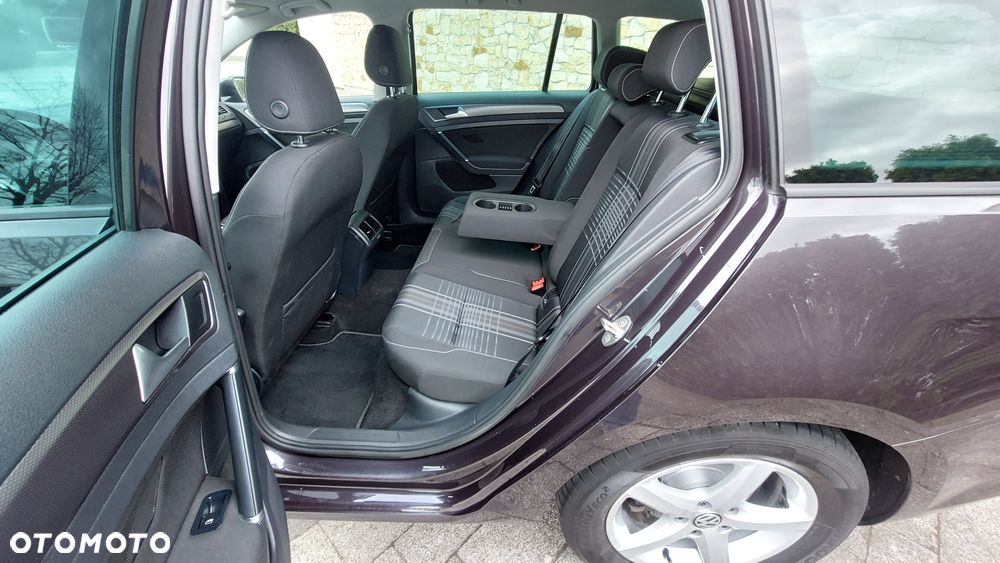 Volkswagen Golf - 8