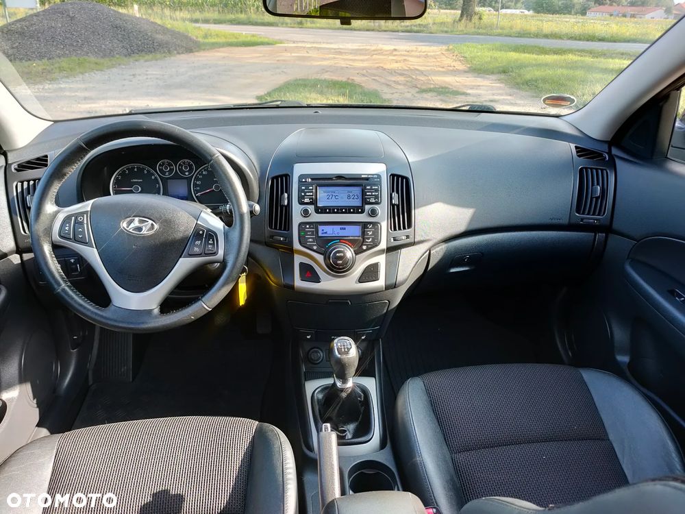 Hyundai i30 1.4 Base + - 26