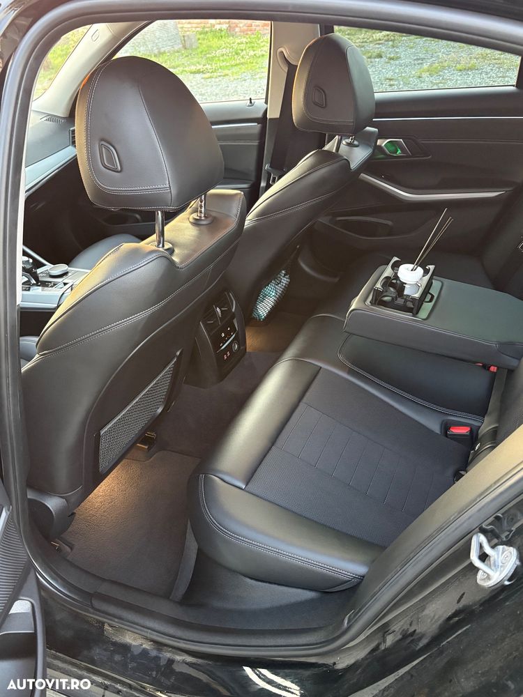 BMW Seria 3 330e Aut. M Sport - 9