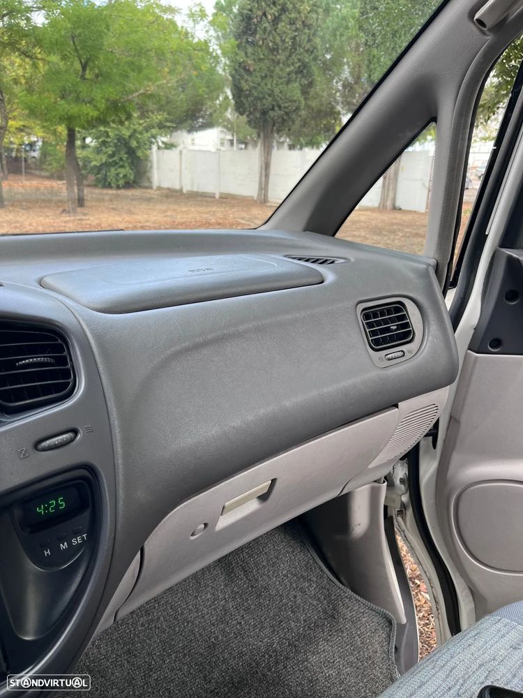 Mitsubishi Space Gear - 4