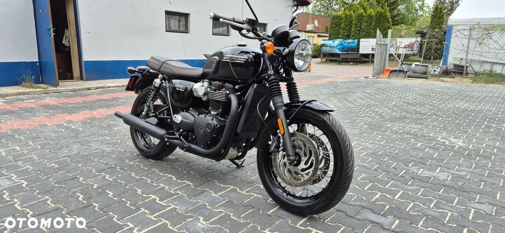 Triumph Bonneville - 1