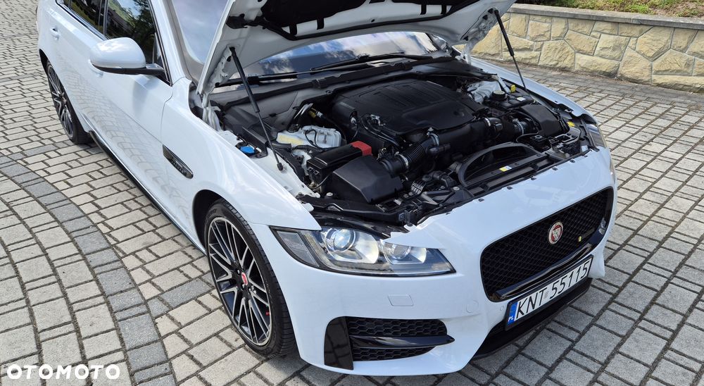 Jaguar XF 3.0 V6 AWD R-Sport - 30