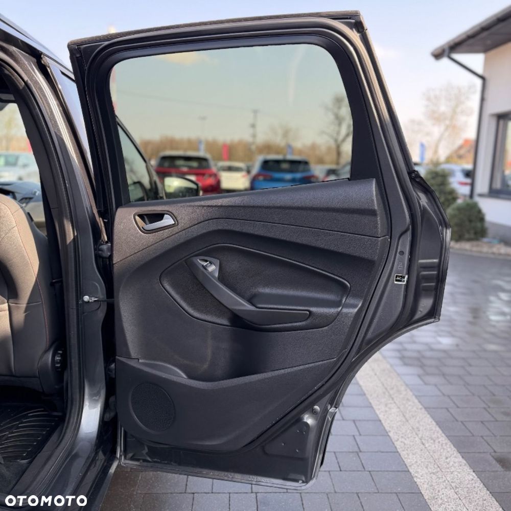 Ford Kuga - 35