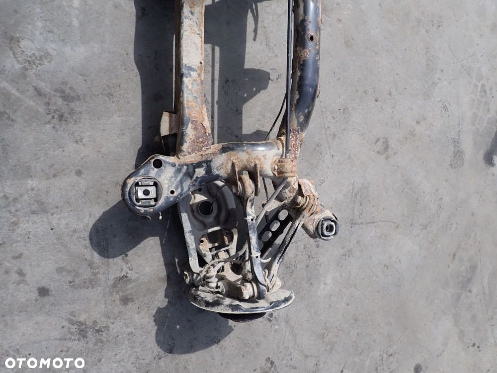 SANKI WÓZEK KOŁYSKA TYŁ BMW E90 - 5