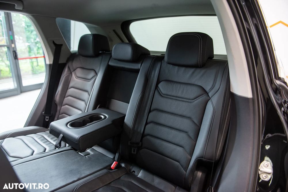 Volkswagen Touareg V6 TDI 4MOTION Elegance - 8