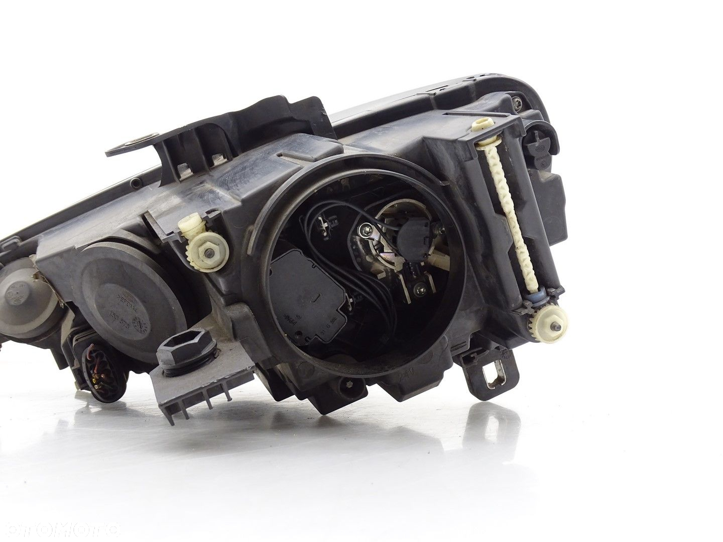 LAMPA PRAWA PRAWY PRZÓD PRZEDNA AUDI A3 8V HB / SB 8V0941004A - 6