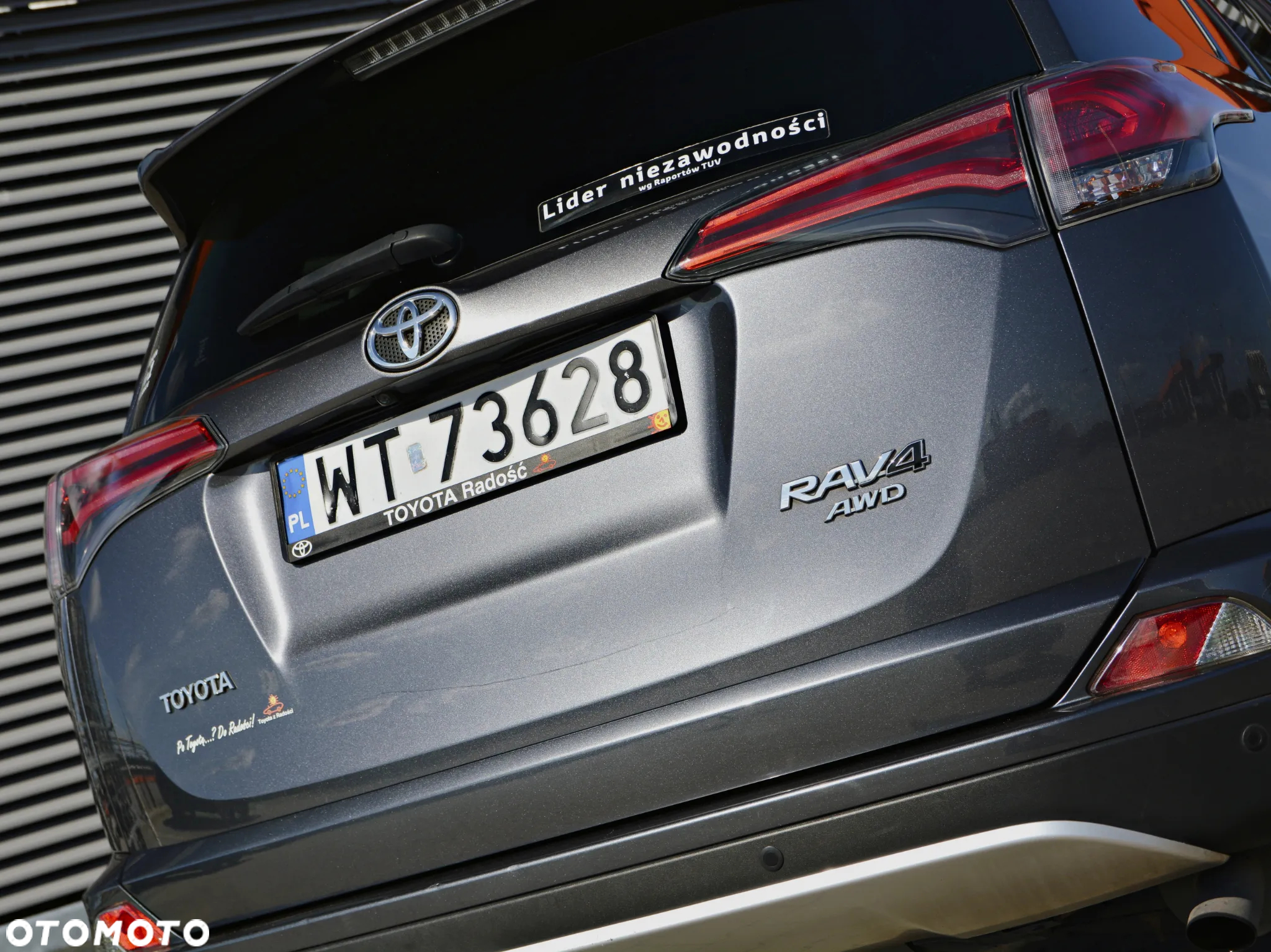 Toyota RAV4 - 8