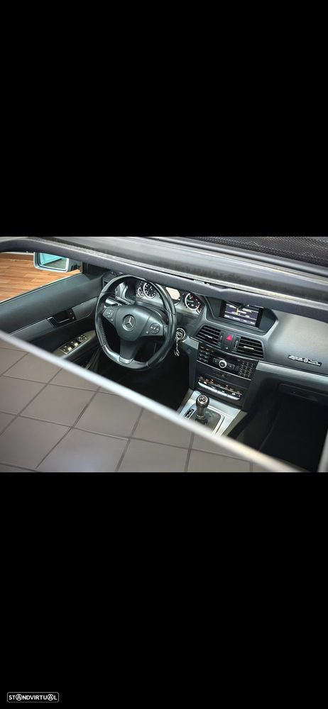 Mercedes-Benz E 250 CDi Elegance BlueEfficiency Auto - 27