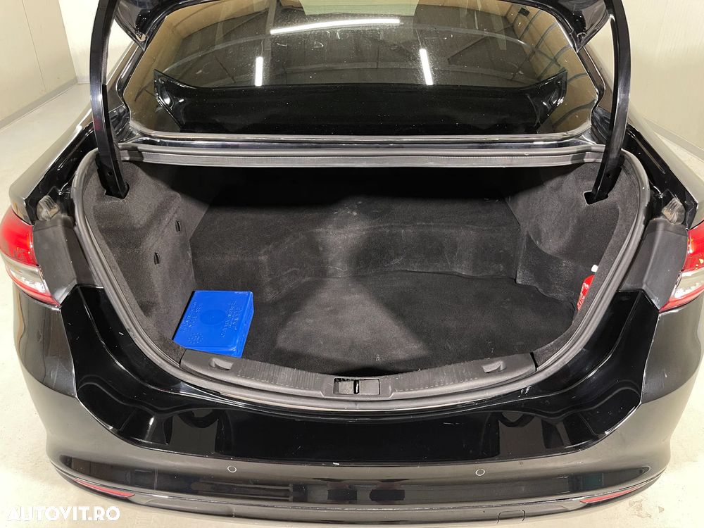 Ford Mondeo 2.0 HEV Titanium - 13