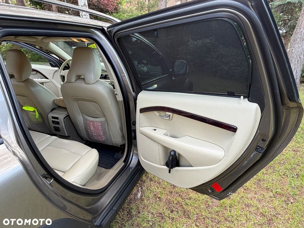 Volvo XC 70 - 23