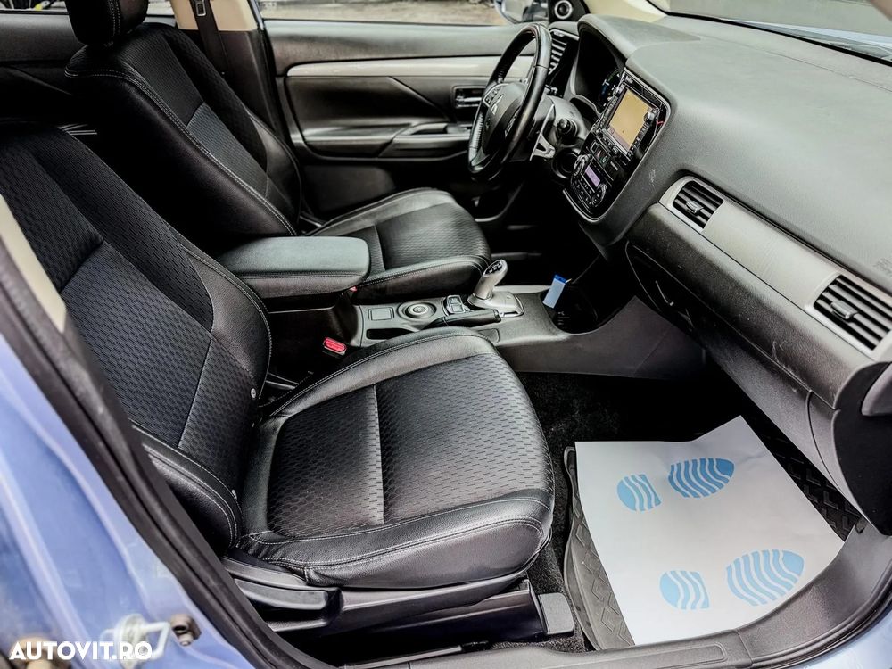 Mitsubishi Outlander - 22